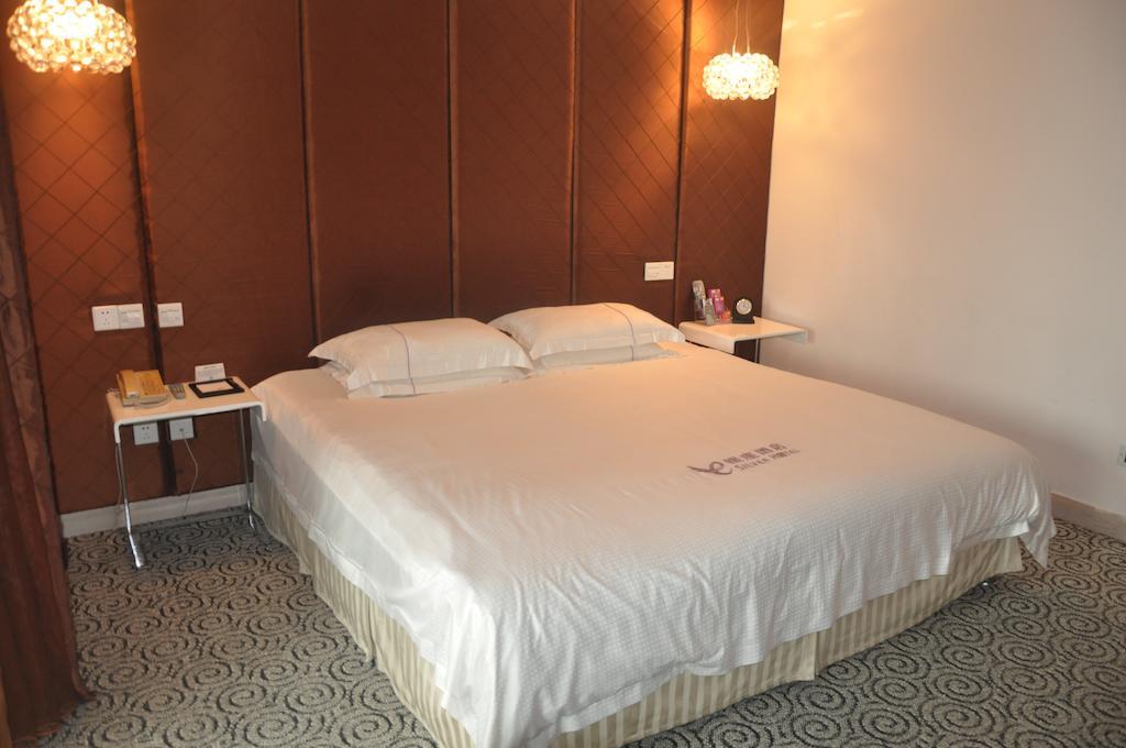 Starway Hotel Silver Ču-chaj Pokoj fotografie